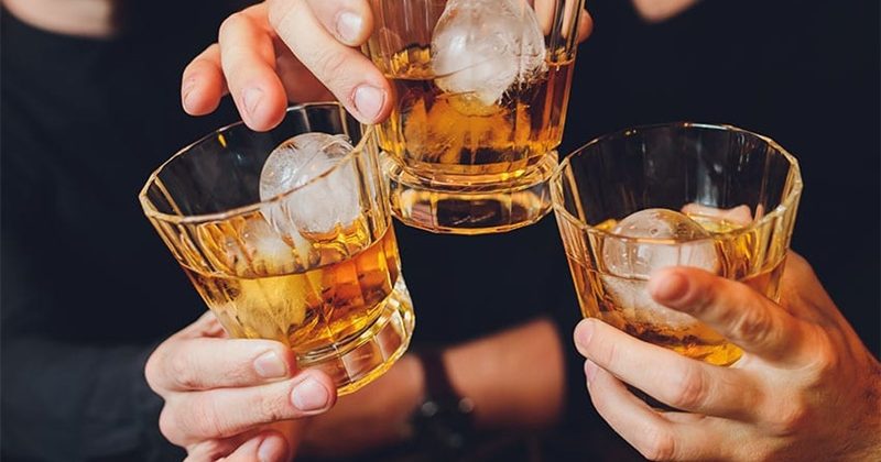 Пиенето ежедневно на умерени количества алкохол не удължава продължителността на живота