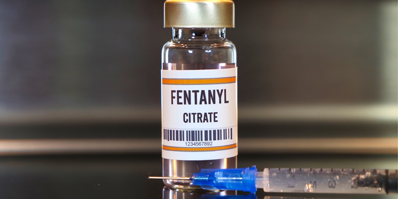 Фентанилът: ускорител на опиоидната криза сред подрастващите