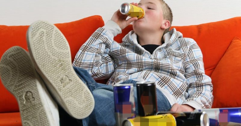 Рискът да посегнат към алкохол е по-голям при деца, които употребяват газирани напитки с кофеин
